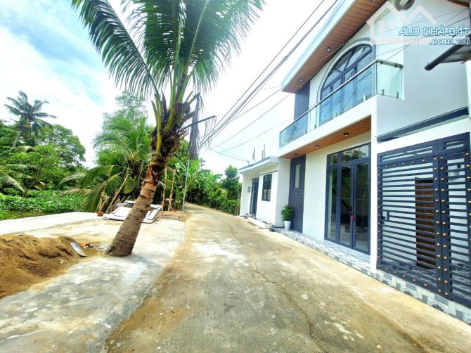 BÁN NHÀ TRỆT LẦU MỚI ĐẸP TẶNG FULL NỘI THẤT RẠCH MIỄU ÔNG - LONG TUYỀN BÌNH THỦY - CT  👉 - 2