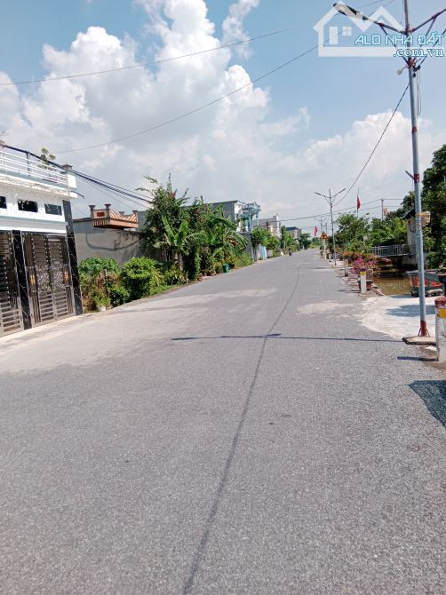 🔥 Cần thanh khoản gấp – Lô đất vuông đẹp ngõ ô tô tại trung tâm Kiến Xương 🔥  Diện tích: - 2