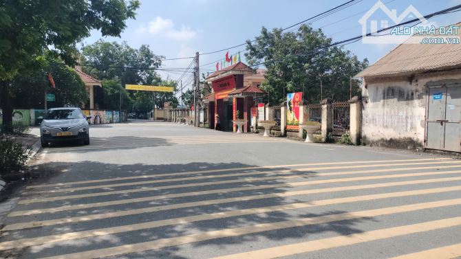 80M lô góc trục chính ủy ban xã Hợp Đồng cũ, Chỉ 4,25 tỉ - 2