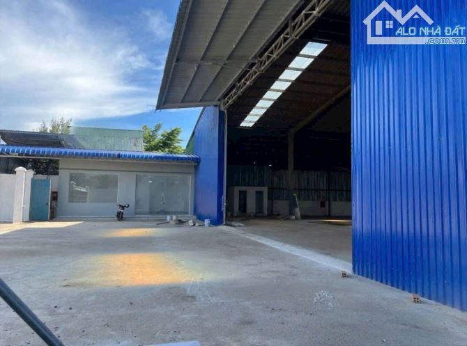 Cho thuê xưởng 1100m2 đường 10 tấn Lê Thị Riêng - 2