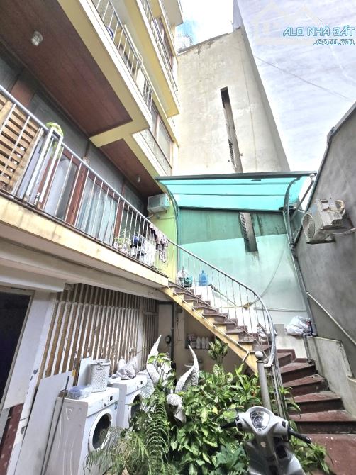 Mặt phố Nguyễn Đình Hoàn quận Cầu Giấy 196m2 MT7.6m-5Tầng Ô Tô Tránh Vỉa Hè Kinh Doanh Đẹp - 2