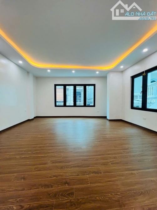 Bán Lô góc 2 thoáng Đội cấn, 10 Tỷ 9, 42m, 6 tầng, thang máy, ngõ nông gần phố - 2