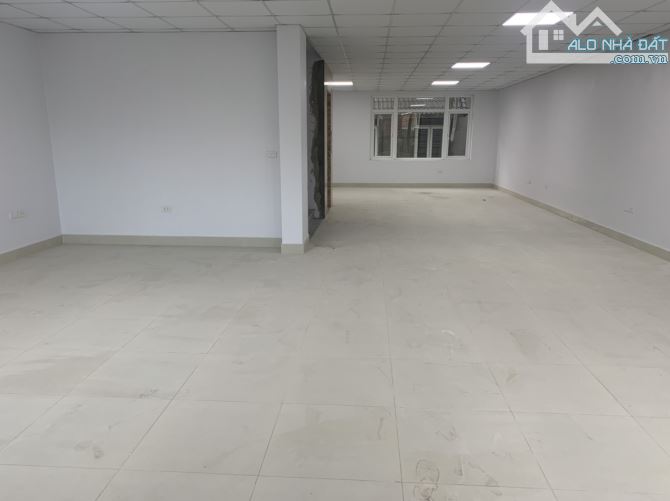 Cho thuê nhà KĐT Him Lam Vạn Phúc . DT 101m2, 7 tầng thông sàn, thang máy. Có PCCC - 2