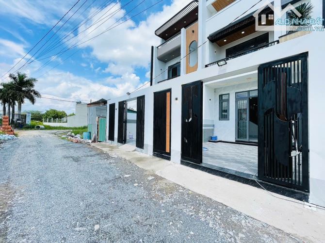 Siêu Phẩm Đẹp, 5x25, sổ hồng hoàn công, gần TP.HCM - 2