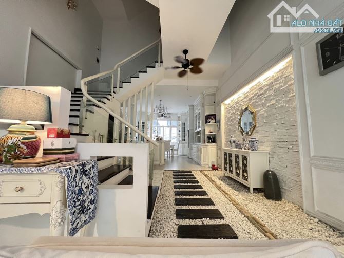 💎 72m² – 17 tỷ – Nguyễn Phong Sắc- MT6m - 6T – Căn góc hiếm - 2