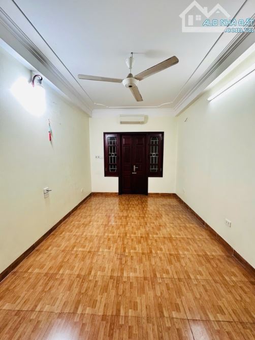 Xuân La - 38m2 - 5 tầng - Phân lô Tổng cục II - Ngõ thông - Ô tô vào nhà - 2