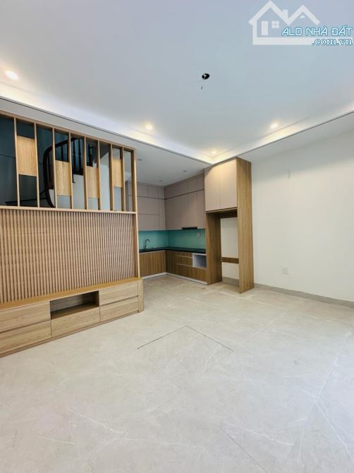 Cự Khối, Long Biên - 30m2 - 4.2 tỷ - ô tô cửa - 2