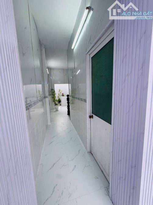Nhà Mới 1 Lầu 4 x 15m, 3 Phòng Ngủ Đường Xe ÔTô. Full Nội Thất Sổ Hồng Riêng - 2