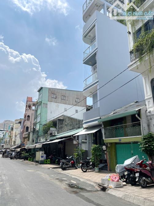 Nhà 2 mặt tiền đường Nguyễn Thị Nhỏ P2Q6. Giá: 10.3 tỷ - 2