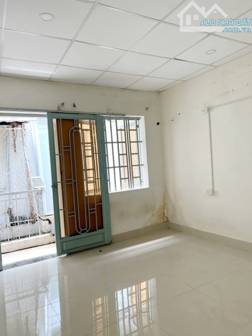 Nhà 2 tầng nở hậu hẻm 125 Nguyễn Thị Tần P. Chánh Hưng. Giá 4.68 tỷ TL - 2