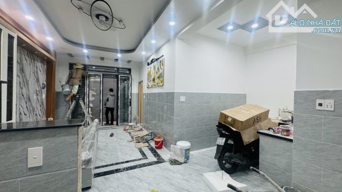 BÁN NHÀ ĐẸP 100% – HOÀI THANH P14 Q8 – NGANG 5.6M – CÓ PHÒNG DƯỚI TRỆT GIÁ CHỈ 4.55 TỶ - 2