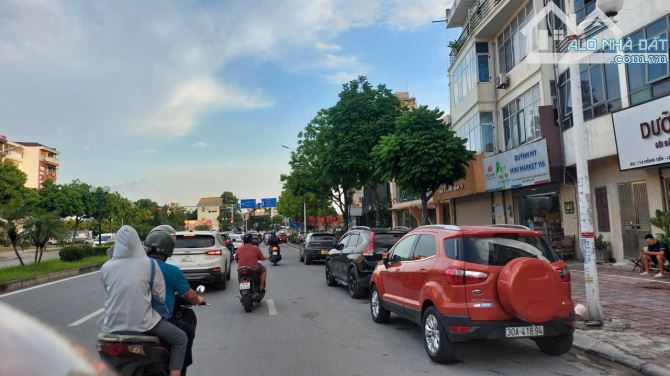 Bán nhà phố Bồ Đề 45m2- 6T- mặt tiền cực đẹp, gara ô tô, thang máy, nội thất lung linh - 2
