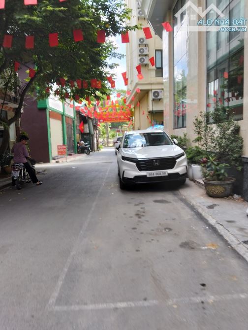 Cần bán nhà mặt ngõ ô tô chánh kinh doanh Nguyễn Khang, 6tầng full nội thất. - 2