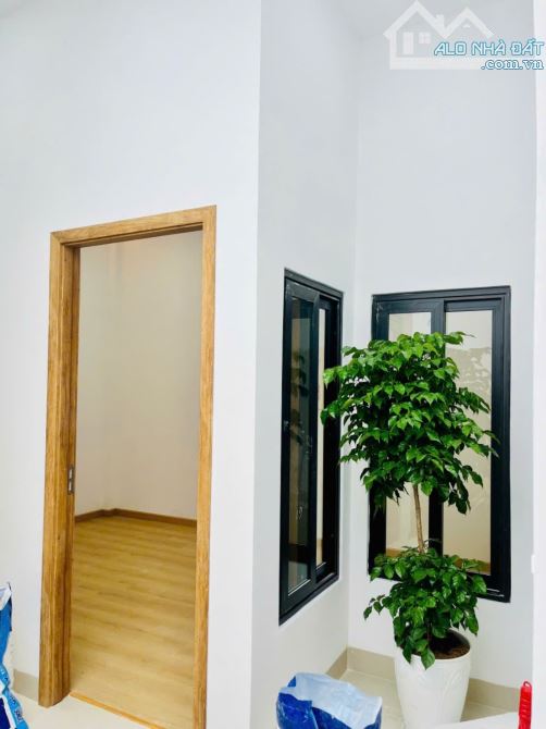 Bán nhà 2tâng ngang 6m sat mặt Nguyễn thị nuôi. Quốc lộ 22 hóc môn  chỉ 5.5tỷ - 2