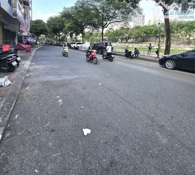 Bán Nhà Mặt Phố Nguyễn Đình Hoàn, Gần Hoàng Quốc Việt Cầu Giấy DT 200M 5T MT 7,6M Giá 86Tỷ - 2