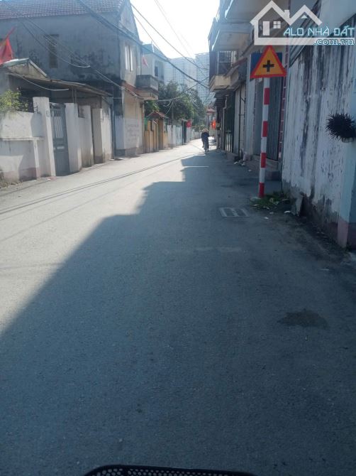 BÁN NHÀ ĐỨC THƯỢNG _ HOÀI ĐỨC_ ĐƯỜNG RỘNG Ô TÔ TRÁNH NHAU_ 4 TẦNG , DT: 46M2_ 6 TỶ - 2
