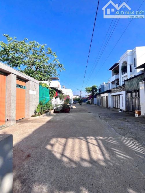💥HẠ Giá,Nhà Cấp 4 TC, 4,8*19,6m,thực 5m,hẻm Nguyễn Đình Chiểu,hẻm Trần Cừ,gần Dự Án Trung - 2