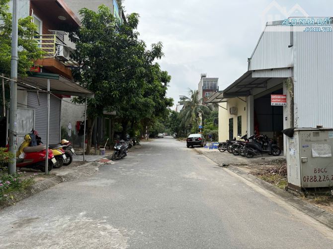 Cần bán nhanh 120m2 siêu đẹp khu tái định cư, Trâu Quỳ, Gia Lâm. Ngõ thông phân lô bàn cờ. - 2