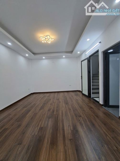 BÁN NHÀ NGỌC THUỴ LONG BIÊN, MỚI TINH, FULL NỘI THẤT, 46M nhỉnh 7 tỷ( TL) - 2