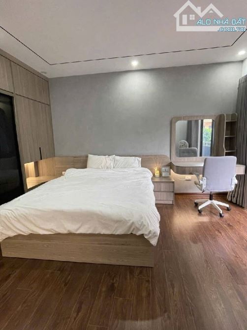 SIÊU PHẨM NHÀ ĐẸP YÊN NỘI- FULL NỘI THẤT XỊN - Ô TÔ VF3 ĐỖ CỬA - NGÕ THÔNG-CÁCH 1 NHÀ RA Ô - 2