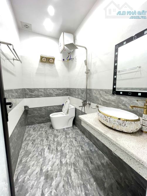 Bán Nhà 3 tầng Độc Lập Sân Cổng Lê Hồng Phong Trung Hành Hải An Hải Phòng giá 3.19 tỷ - 2