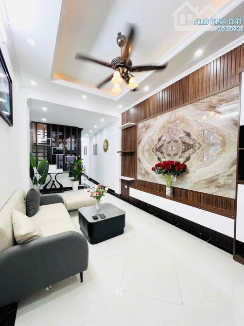 Lê Thanh Nghi - Trần Đại Nghĩa- Ngõ thông - Làm VP - 90m2 - 7 Tầng -20 tỉ - 2