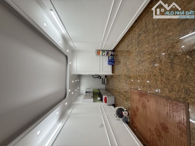 Trần Đại Nghĩa - mặt ngõ ô tô, ngõ thông, kinh doanh - 5 tầng thang máy xây mới.