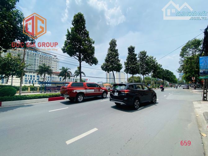 Mặt bằng ngang 15m góc 2 mặt tiền đường Đồng Khởi - 3