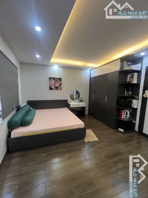 Bán nhà Nguyễn Văn Cừ, Long Biên, 40 mét X 5 Tầng, ngõ thông sang phố Ngọc Lâm, 8 tỷ - 3