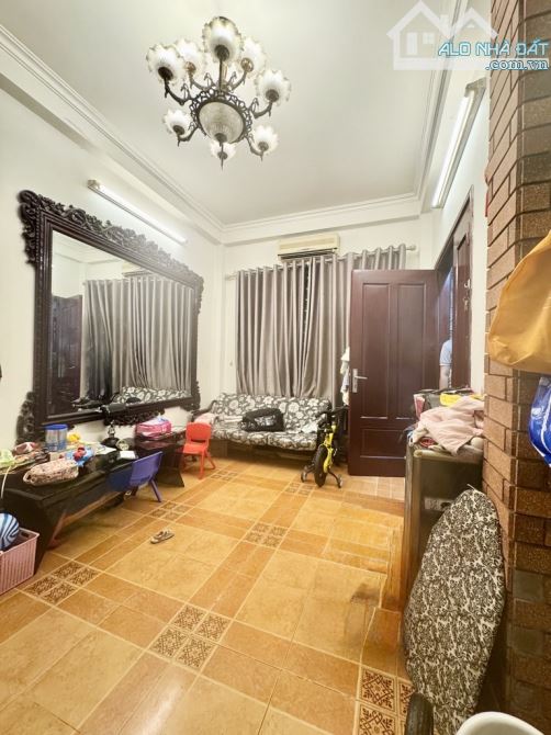 Bán nhà Nguyễn Văn Cừ, Long Biên, 30 mét X 5 Tầng, cách 20 mét ra ô tô tải chạy - 3
