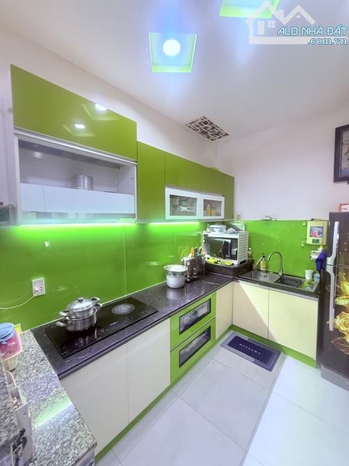 BÁN GẤP NHÀ NGUYỄN SƠN – CÁCH 1 CĂN RA  HXH – 3 TẦNG – 30M² - 3