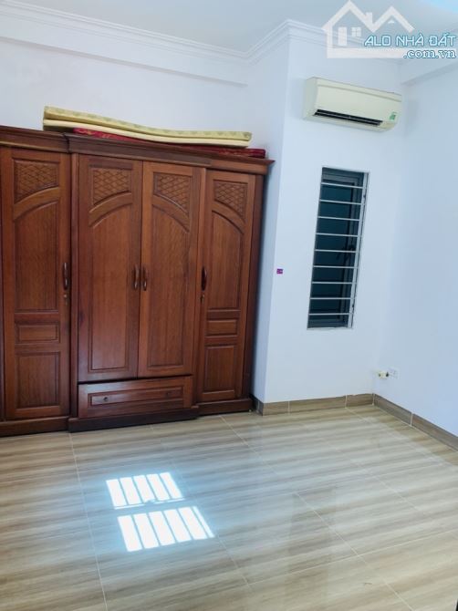 NHÀ ĐẸP PHỐ LỤA HÀ ĐÔNG 40M x 3 T  Ở NGAY Ở NGAY - NGÕ BA GÁC TRÁNH XE MÁY - GẦN Ô TÔ - PH - 3