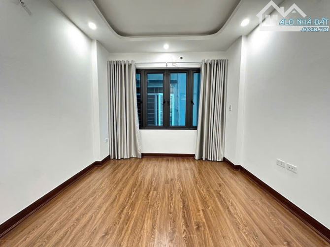 Hàng xóm Thanh Xuân -37/40m2 x5 tầng- 7 PHÒNG NGỦ -10M RA OTO TRÁNH - 3