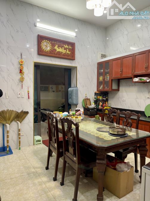 CẦN BÁN GẤP NHÀ KHƯƠNG TRUNG THANH XUÂN HÀ NỘI NHÀ 91m2 - 3