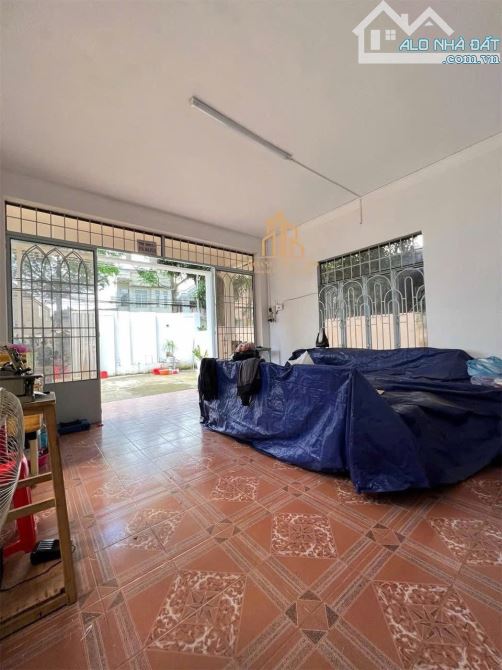 CHO THUÊ 30tr Nhà MT Nguyễn Khuyến - Tân Lợi BMT - DT rộng tới 640m2 với 13m mặt tiền đườn - 3