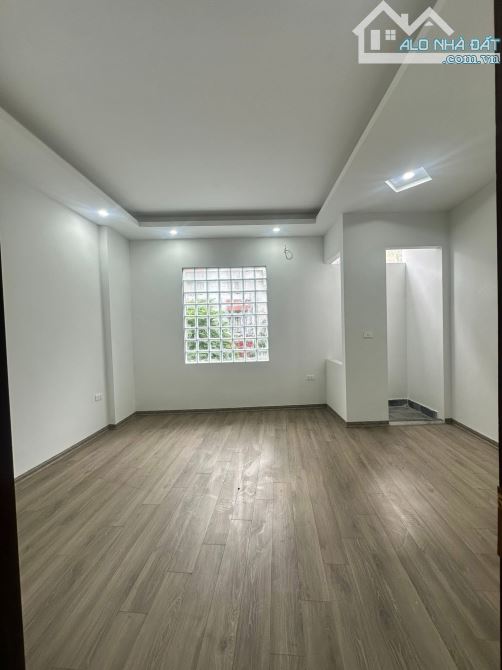 Hiếm Bán -  Xây Mới - Bạch Mai - Hai Bà Trưng - Dt :30m2/5tầng/4,9mMT*nhỉnh 5 tỷ - 3