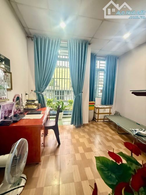 BÁN NHÀ TRUNG MỸ TÂY Q12 - 2 TẦNG 73M2 ( 4.8M X 15.5M) - HẺM 5M - 4.4 TỶ. - 3