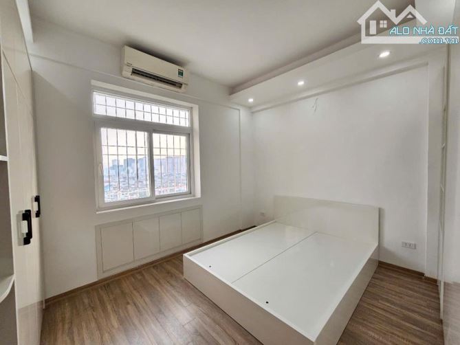 Bán chung cư cầu giấy 61m2 giá bán 4.9 tỷ quá giẻ - 3