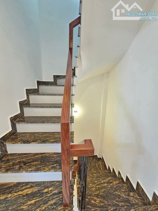 🏠Bán nhà Bát Khối - Long Biên mới tinh - 5 tầng full nội thất - có sân cổng riêng - 3