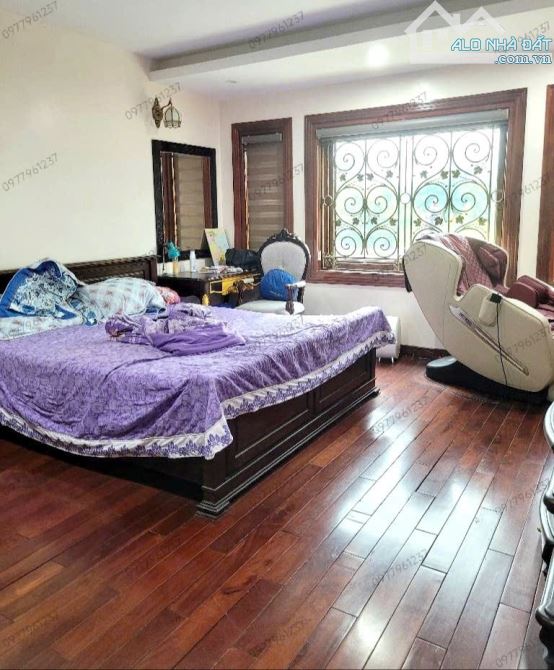 BÁN NHÀ CẦU GIẤY 57m2 × MT 5m. GARA Ô TÔ, 2 Ô TÔ TRÁNH ĐỖ NGÀY ĐÊM TRƯỚC NHÀ - V.PHÒNG - 3