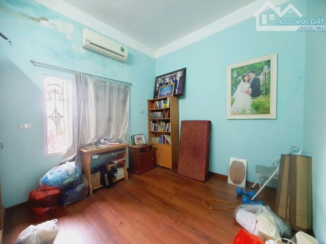 Bán gấp - Trần Hữu Tước - Đống Đa - Ô tô đỗ - thoáng - vị trí đắc địa - DT 70m2 - 3 tầng - 3
