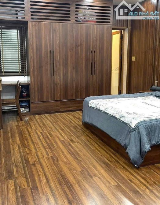 BÁN NHÀ CẦU GIẤY 79m2 - 2 Ô TÔ TRÁNH ĐỖ THOẢI MÁI, GẦN KHU ĐÔ THỊ, BIỆT THỰ, NHÀ VƯỜN - 3