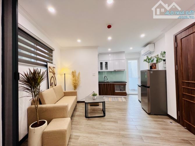 LÔ GÓC 3 THOÁNG - CHO THUÊ 2.4 TỶ/NĂM - 8 TẦNG 1 HẦM - SỔ VUÔNG HOA HẬU - 4X TỶ - 3