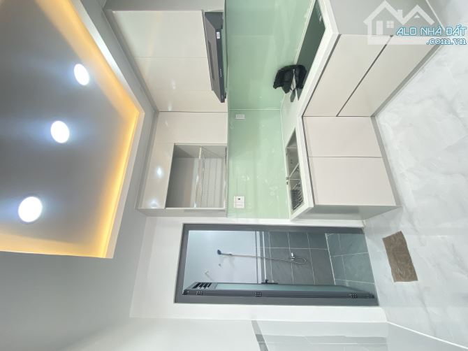Nhà dân trí cao, Âu Dương Lân Q.8, dt 30m2 3pn shr giá 5.4tỷ tl. - 3