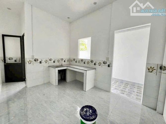 Bán gấp căn nhà ở Nguyễn Văn Ni -Thị Trấn Củ Chi. DT 159m2, Giá chỉ có 1 tỷ 120. Sổ Hồng R - 3