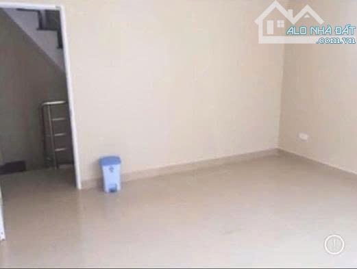 Bán nhà HXH Giá dưới 5 tỉ, quận 10 - Khu vực đầy đủ tiện ích, vào ở được liền! - 3