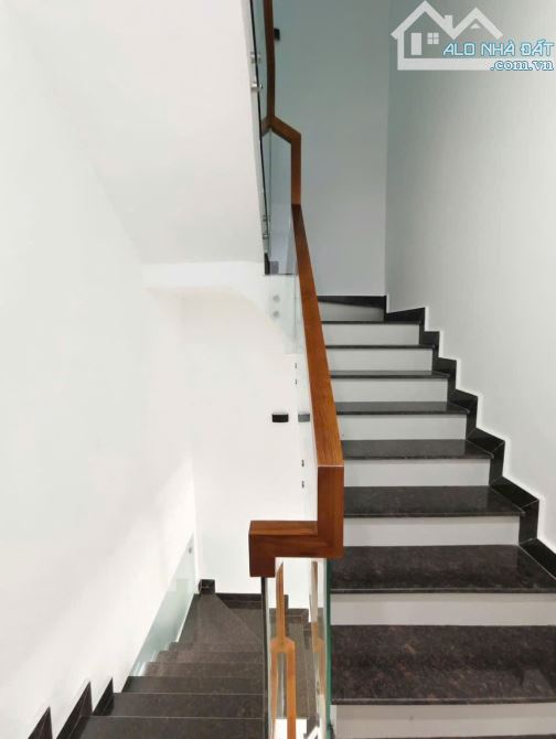 Bán nhà hẻm 1806 Huỳnh Tấn Phát, NB, Dt 4 x14m, 1 lầu. Giá 2,5 tỷ - 3