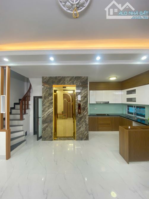 🛑🛑🛑Chất,6 tầng,thang máy, ngõ thông, ô tô đỗ cổng, viu hồ, 5.X tỷ(tl), Bắc Từ Liêm - 3