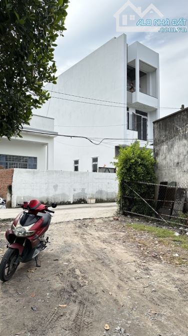 Bán đất thổ cư -  Ấp Đình, Tân Xuân, Hóc Môn. DT 240m2, 7.6 tỷ, SHR - 3