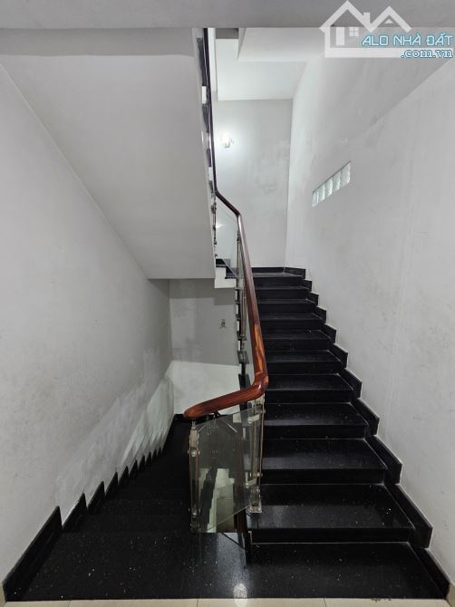 Nhà bán Hẻm 12m đường Tô Hiệu, dt 5x17 giá 9 tỷ 99 tl - 3